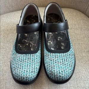 Alegría Stylish Black and Teal Olivia Mary Jane Shoes